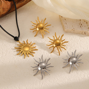 จี้รูปดวงอาทิตย์ สร้อยคอและต่างหูสแตนเลส ชุดของขวัญสำหรับทุกเพศ ทุกวัย เครื่องประดับแฟชั่น รูปทรงดวงอาทิตย์ สีทอง สีเงิน - Product Image 2