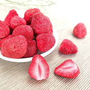 Fraises lyophilisées biologiques USDA collations saines en vrac avec goût aigre-doux fruits confits sans OGM dans un emballage sous vide OEM - Product Image 2