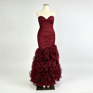 Robe de Demoiselle d'Honneur Sirène en Satin Élastique Bordeaux Grande Taille, Décolleté Cœur, Fermeture Éclair au Dos, Volants Superposés, pour Fête - Product Image 1