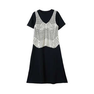 Robe d'été décontractée Runqi pour femme, col en V, ajourée, couleur unie, en coton, superposée, blanc cassé et noir - Product Image 1