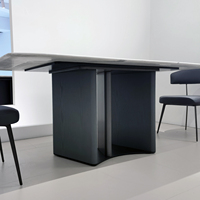 Table à manger rectangulaire en marbre blanc de luxe minimaliste moderne avec pieds en métal artistiques pour hôtel, restaurant, maison, cuisine