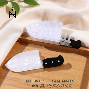 Pince à cheveux Zi Knife 11,6 cm, noir et blanc, design réaliste pour femmes - Product Image 4