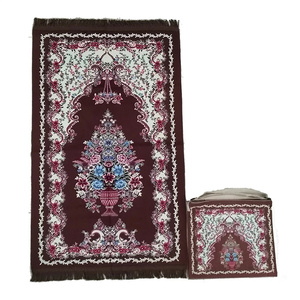 Nouveau design de haute qualité, <span class=keywords><strong>tapis</strong></span> de prière uni pliant voyage musulman plié Portable islamique adulte arabe sejadah <span class=keywords><strong>tapis</strong></span> de prière - Product Image 2