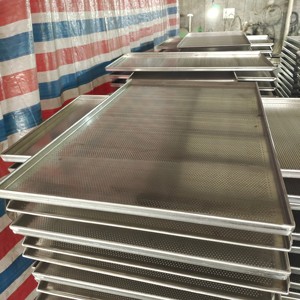 Moule à <span class=keywords><strong>pâte</strong></span> <span class=keywords><strong>feuilletée</strong></span> perforé en acier inoxydable/aluminium de taille personnalisée pour la cuisson du pain - Product Image 5