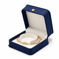 Boîte à bracelet haut de gamme, boîte à bijoux de luxe en cuir PU à charnière, insert en microfibre pour bracelet, estampage à chaud, logo personnalisé OEM