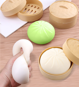 ของเล่นบีบสควิชชี่รูปซาลาเปาเรนโบว์ กลิตเตอร์ บัวลอยน้ำ กล่องสุ่ม ลูกบอลหลากสี ของเล่นบีบคลายเครียด อาหารจำลอง บีบเพื่อผ่อนคลาย - Product Image 6