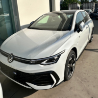VW Golf 8.5 R-Line 2026, essence, voiture neuve, conduite à gauche, 5 places, berline sport, DCT, 1.5T, 160 ch, L4, véhicule avec toit ouvrant et automatique