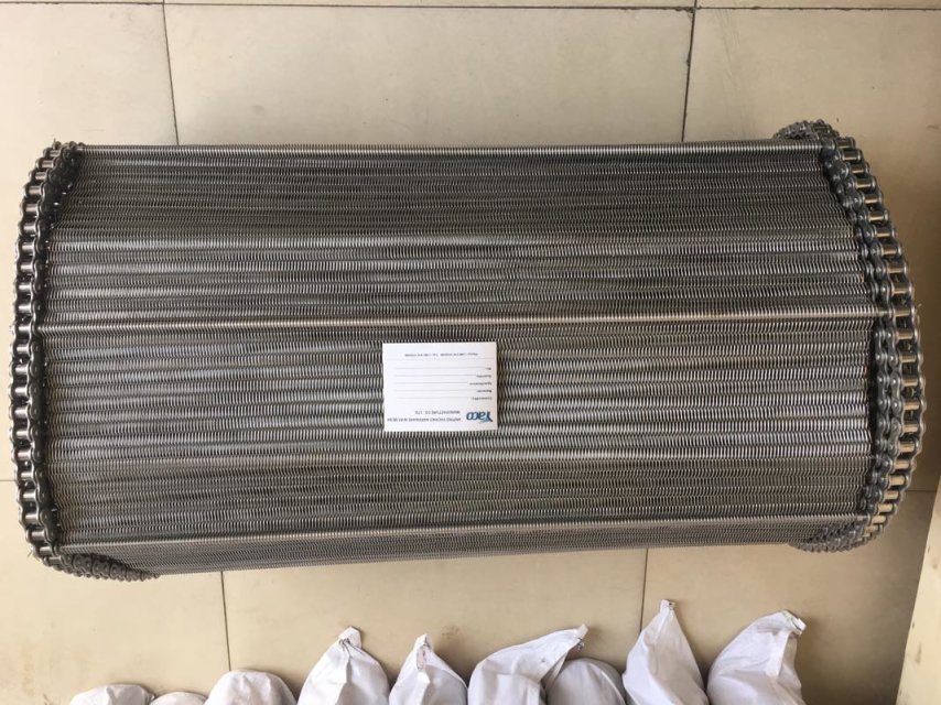 0.5mm-4mm Balanced Spiral SS Wire Mesh Belt Conveyor For Bakery Tunnel Oven