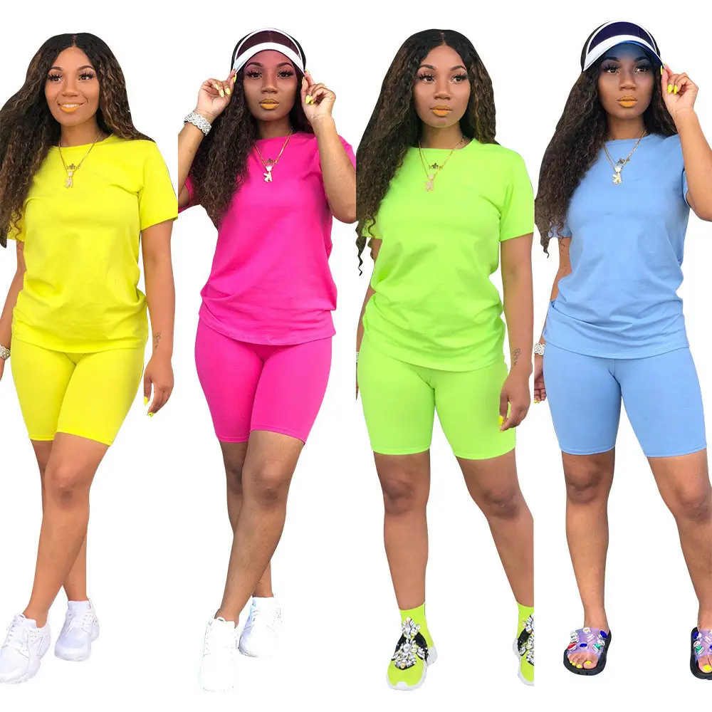 Özel logo 100% polyester kadınlar set eşofman yuvarlak boyun t shirt kısa set düz renk ekip boyun iki parçalı kısa set