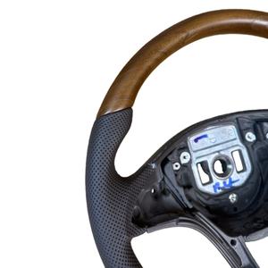 Volante de Madera de Melocotón para Mercedes Benz E300gls, Personalizable para una Apariencia de Alta Gama - Product Image 4