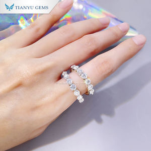 Tianyu Gems Mooie 3.7Mm Ronde Cut Kleurloos Forever Moissanite <span class=keywords><strong>Diamond</strong></span> Wedding Engagement Vrouwen Sieraden Ring Set Diamanten Ring - Product Image 6