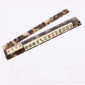 Regla de Mahjong Americana Plegable y Portátil de Lujo de 17.5 Pulgadas, Estilo Tortuga Acrílico en Color Ámbar y Verde Carey - Product Image 4