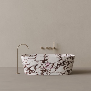 <span class=keywords><strong>Baignoire</strong></span> en pierre ovale blanche Calacatta fabriquée à la main avec détail linéaire sculpté pour salles de bain contemporaines et d'inspiration spa - Product Image 3