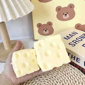 Luckykoo Jouet Squishy Géant Transparent en Forme de Fromage, Rempli de <span class=keywords><strong>Vaseline</strong></span>, Doux, Amusant, Sans Rebondissement, Jouets Squishy Satisfaisants, Cadeaux de Fête - Product Image 3