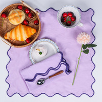 Nappe de table brodée avec logo, serviette de table moderne carrée, set de table à bord ondulé, bordure coquillage transfrontalière pour fête et cuisine