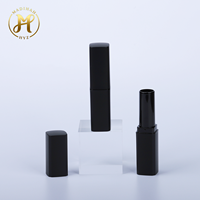 Contenant de rouge à lèvres cosmétique vide rechargeable de 7g, en plastique, cylindrique, nouveau design, avec mécanisme rotatif, couleur personnalisable, marque privée