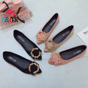 Zapatos Planos de Mujer con Punta Puntiaguda y Decoración Metálica Dorada, Ligeros para Exteriores - Product Image 2