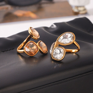Joias H&C que não mancham, anel de aço inoxidável banhado a ouro 18K com três pedras, formato de gota e quadrado, zircônia cúbica, anel aberto para mulheres e homens - Product Image 4