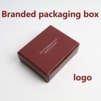 Caja de Envío de Lujo en Kraft Ecológico Color Granate, Fabricada con Materiales Reciclados, para Joyería y Regalos