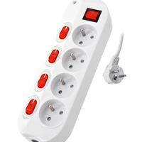 Prise de type français 4 voies, 16A, 230V~, avec protection enfant, interrupteurs individuels et interrupteur principal