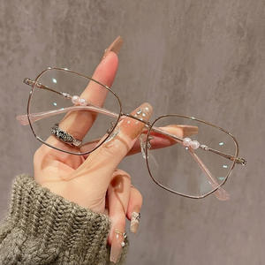 Monturas de Gafas Rectangulares para Mujer Wangluo, Borde Dorado, Lentes de PC con Protección Anti Luz Azul, Montura Completa O3 5057 - Product Image 3