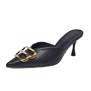 Mules de Diseño Personalizado de Lujo, Marca BB, para Mujer, Plateadas, con Punta en Pico, Logotipo Dorado, Tacones Altos, Versátiles y Fáciles de Usar - Product Image 2