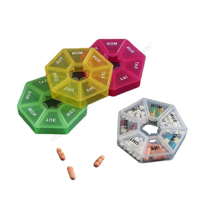 Boîte à pilules portable en plastique pour 7 jours, avec compartiments colorés pour une semaine, idéale pour le rangement de capsules et bonbons en voyage (vente en gros) - Product Image 1