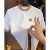 T-shirt d'été tendance pour homme à manches courtes, imprimé color block, sensation de luxe, mode décontractée, streetwear élégant et polyvalent pour hommes