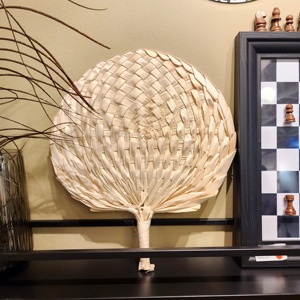 Éventail en forme de cœur artisanal en jonc de mer naturel tressé, style vintage rustique bohème <span class=keywords><strong>chic</strong></span>, décorations de <span class=keywords><strong>mariage</strong></span> en raphia, cadeaux de <span class=keywords><strong>mariage</strong></span>, Zhejiang - Product Image 1