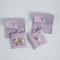 Pochette à bijoux en microfibre avec bouton-pression, insert pour carte, logo personnalisé, emballage de bijoux en forme d'enveloppe colorée