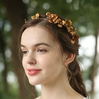 Couronne de mariée rétro en gros, accessoires de cheveux de mariage, fleurs, diadème doré, strass faits à la main, diadème de mariée