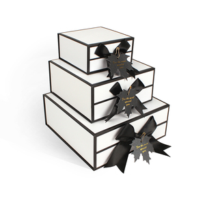 Caja de regalo de boda de cartón blanco con cierre de imán impreso con logotipo personalizado para pequeñas empresas - Product Image 3