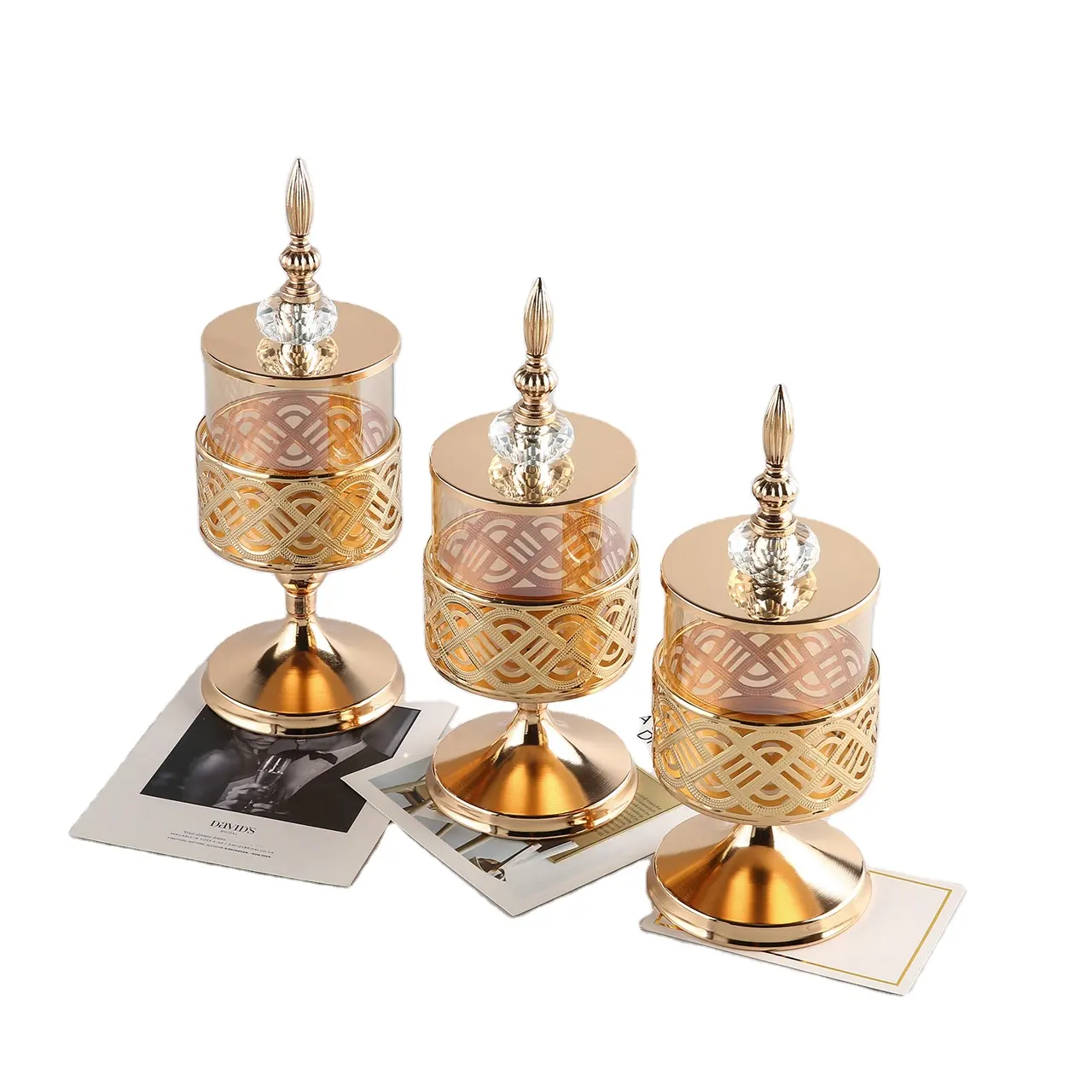 Vasi di candela vuoti in metallo di lusso Vintage unici personalizzati all'ingrosso portacandele in vetro lanterne barattoli di candela con coperchi