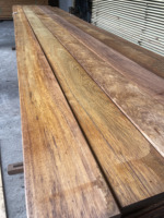 Vente en gros en usine de terrasses en bois Merbau très durables pour terrasse et piscine