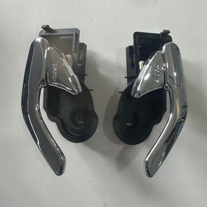 Pièces détachées automobiles <span class=keywords><strong>de</strong></span> haute <span class=keywords><strong>qualité</strong></span> Q, <span class=keywords><strong>poignée</strong></span> <span class=keywords><strong>de</strong></span> <span class=keywords><strong>porte</strong></span> intérieure <span class=keywords><strong>de</strong></span> voiture 1L8Z7822601AAA EC0159330N 1L8Z7822600AAA pour Ford Escape 3.0 2003-2004 - Product Image 2