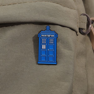 व्यक्तिगत नीले रेट्रो फोन बूथ एनमेल पिन रचनात्मक ब्रोच लैपल बैज गहने थोक - Product Image 3