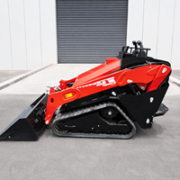 Chargeuse compacte sur chenilles à moteur diesel durable, machine stable et compacte pour le chargement de matériaux de construction et l'excavation sur site