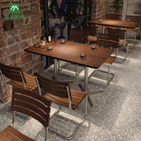 Tables et chaises de salle à manger en bois et fer forgé de style industriel américain pour hôtel, restaurant, café - usage commercial