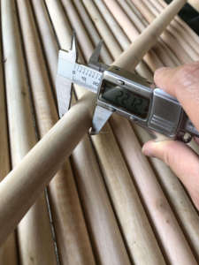 Mango de escoba de madera recubierto de PVC Color personalizado de alta calidad/Palos de fregona de madera/mango <span class=keywords><strong>Broomo</strong></span> - Product Image 5