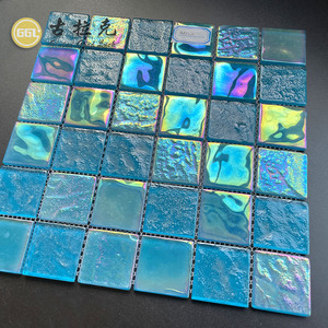 Azulejos de mosaico de vidrio iridiscente de 6mm con parte posterior de malla, fáciles de pavimentar para piscina - Product Image 1