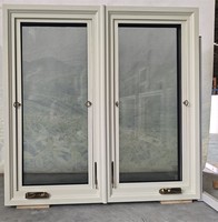 Bardage classique en bois et aluminium Fenêtre à battant composite Triple verre trempé Manivelle Fenêtre résidentielle à battant