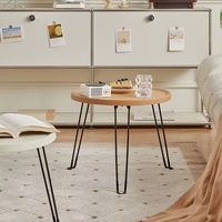Table basse pliable en plastique au design moderne avec étagère de rangement simple, mini-meuble d'appoint pour salon et chambre