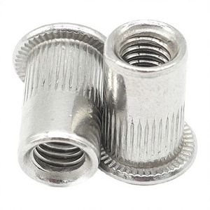 Écrou à riveter tendance en laiton avec finition zinguée, écrou à riveter à tête moletée plate - Product Image 1