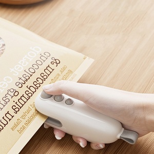 Machine à sceller mini portable intelligente pour la maison, thermoscellante, rechargeable, pour sacs alimentaires, avec découpe magnétique pour emballages domestiques - Product Image 6