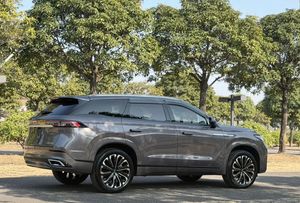 Chery Tiggo 9 <span class=keywords><strong>2023</strong></span> 2WD 5 places, édition luxe, 2.0T Turbo, boîte automatique, SUV intermédiaire avec sièges en cuir, toit ouvrant panoramique - Product Image 3