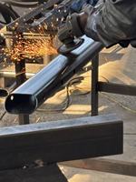 Tour de musculation multifonctionnelle en acier de qualité commerciale pour dips et soulevés de jambes, équipement de fitness renforcé OEM pour la gym