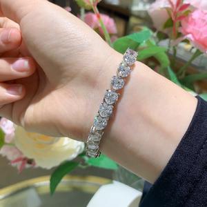 กำไลข้อมือรูปหัวใจประดับมอสซาไนต์ทรงเรขาคณิตสำหรับทุกเพศทุกวัย สไตล์ฮิปฮอป ชุบโรเดียมและทอง เหมาะสำหรับงานปาร์ตี้ - Product Image 4