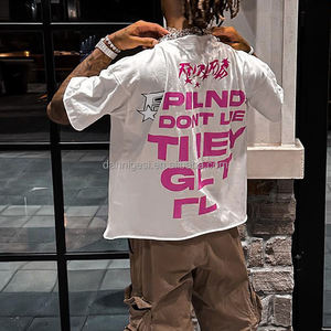 T-shirt Oversize Personalizzate con Stampa Serigrafica, Produzione di T-shirt Crop da Uomo in Cotone con Grafiche - Product Image 4