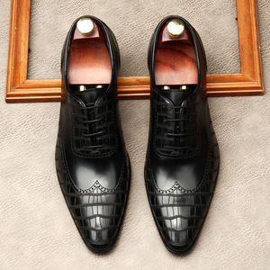Nouvelles Chaussures Habillées en Cuir pour Hommes Style Britannique à Bout Pointu Gaufré avec Lacets - Chaussures en Cuir Formelles d'Affaires pour Hommes - Product Image 2