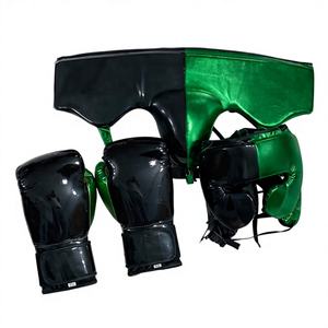 Ensemble de protection personnalisé OEM noir et vert pour le fly boxing et le sparring – Gants, casque et protection inguinale pour l'entraînement en arts martiaux et kickboxing - Product Image 1